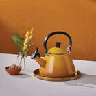 Le Creuset Kone Kettle with Phenolic Knob 1.6L image number 5